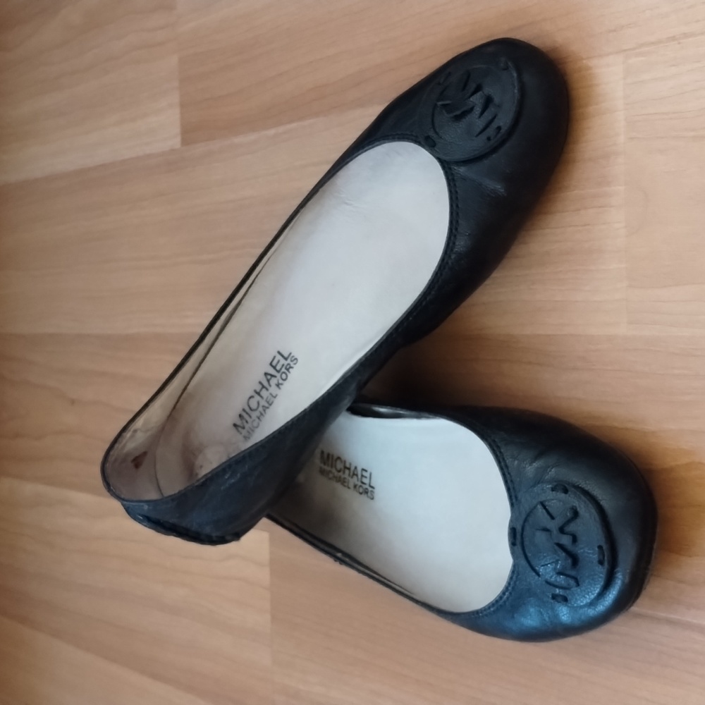 Michael kors ballet flats size 6